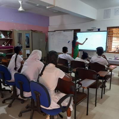 ஸ்மார்ட் வகுப்பு அலகு